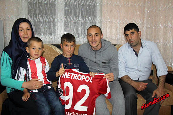 Sivassporlu Aatif Chahechouhe